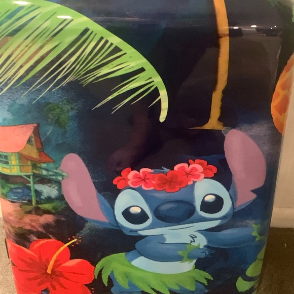 Disney Lilo & Stitch Spinner suitcase - Picture 4 of 6